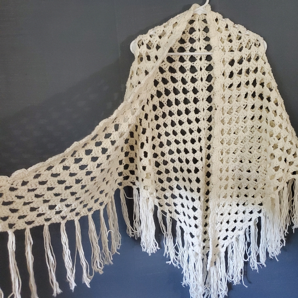 Handmade Shawl - Picture 2 of 4
